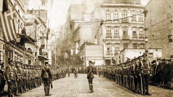 istanbul-un-isgali-istiklal-caddesi.jpg