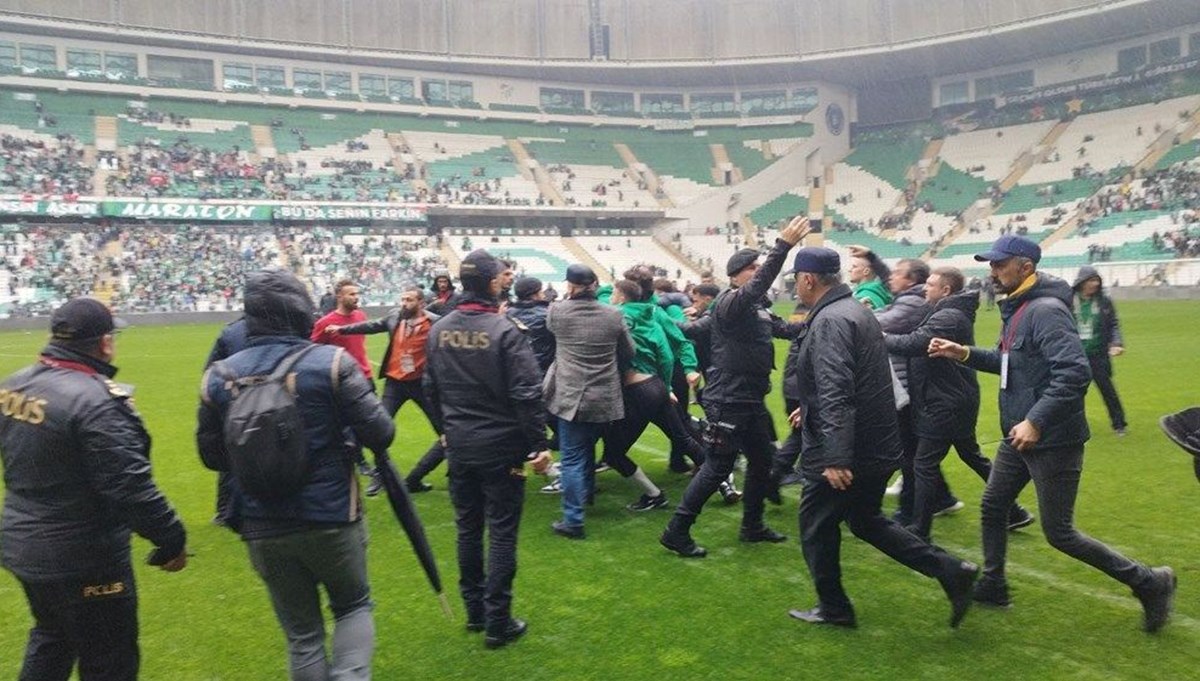 Bursaspor-Amedspor maçındaki arbede | Kamu görevlileri açığa alındı