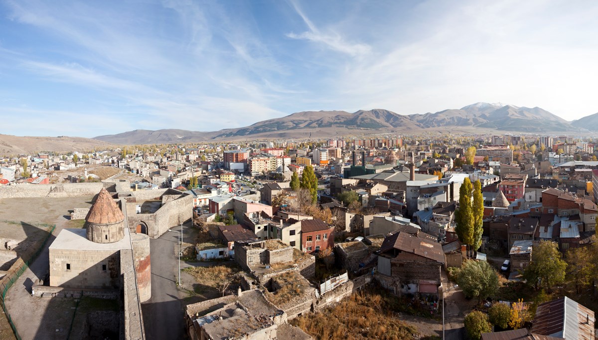 Erzurum'da çay ocağına düzenlenen silahlı saldırıda 2 kişi yaralandı