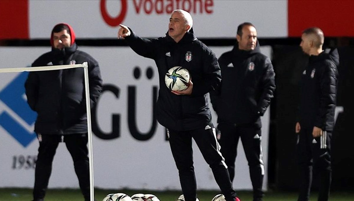 Beşiktaş'ta Önder Karaveli ve 3 futbolcu corona virüse yakalandı