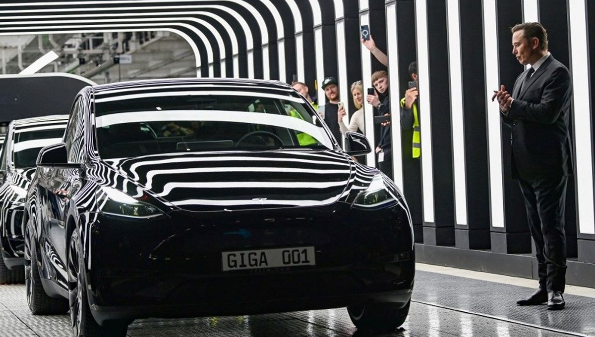 Tesla Çin'de 400 bin aracı geri çağırdı