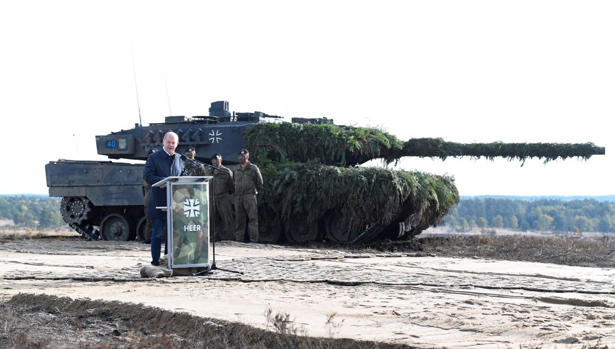 Alman hükümeti Ukrayna'ya Leopard tanklarının teslimatını onayladı