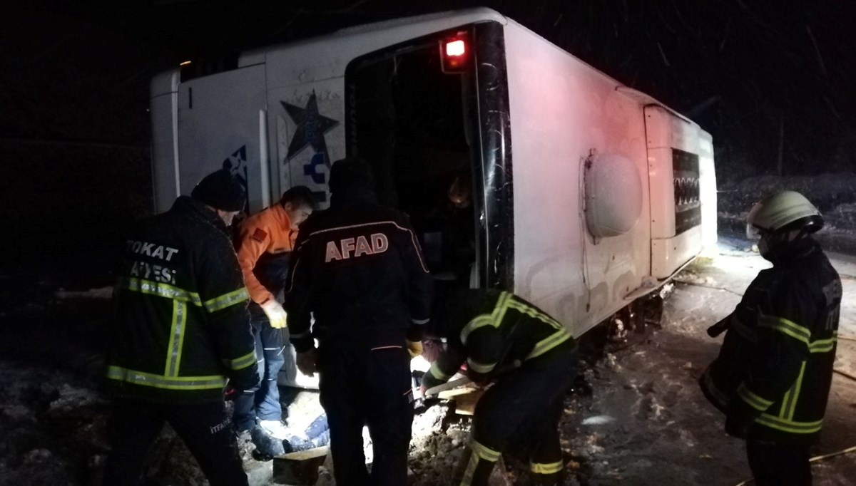 Kontrolden çıkan yolcu otobüsü devrildi: 1 ölü, 13 yaralı