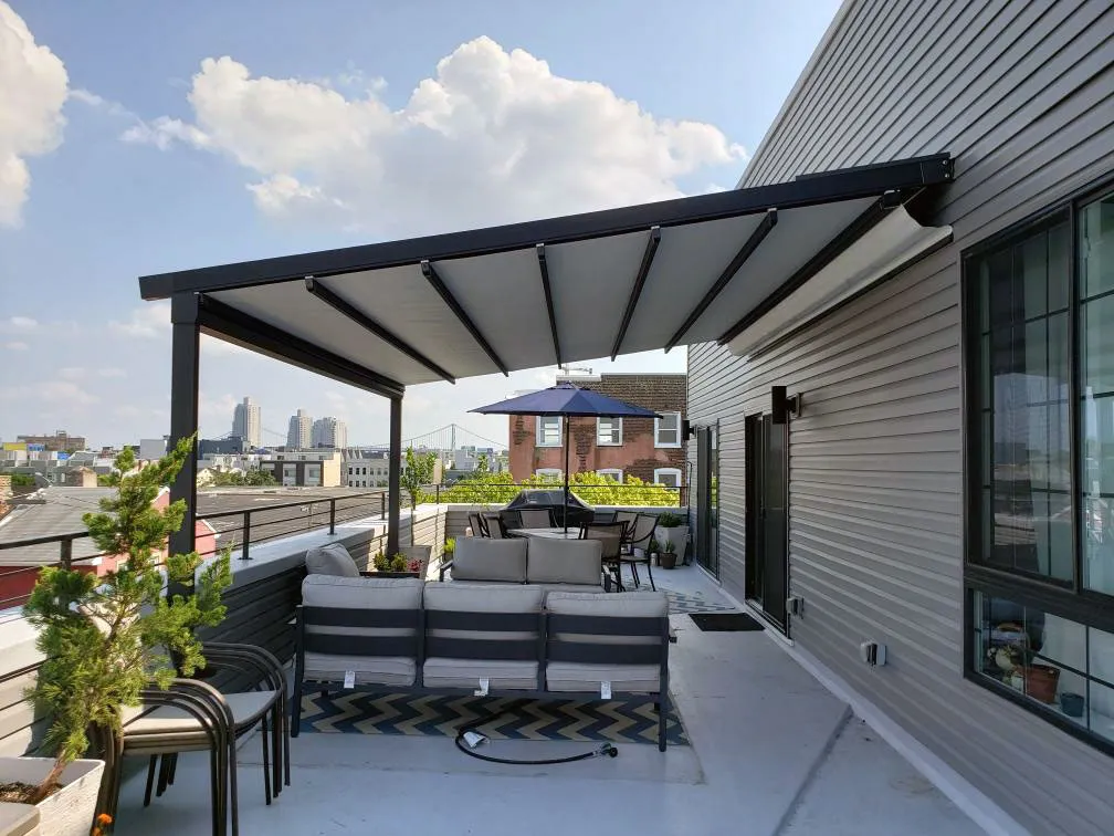 Retractable-Awning-Philly-Pentho.webp